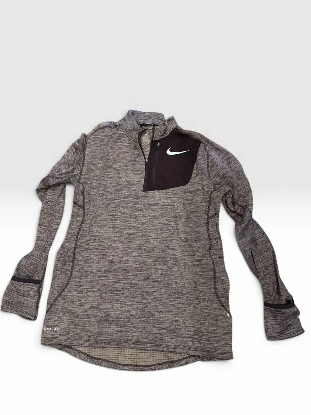 Nike purple  Quarter-Zip Pullover with  Chest Pocket & thumb holes